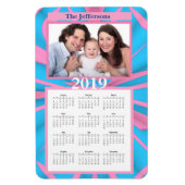 ピンクモダンとブルーの抽象芸術パターンのモノグラム マグネット (縦)