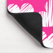 ピンクモダンと白のドードルハートバレンタインデー マウスパッド (コーナー)