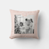 ピンクモダンと白 |家族の写真 |イニシャル クッション (正面)