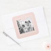 ピンクモダンと白 |家族の写真 |イニシャル スクエアシール (封筒)