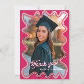 ピンクモダンと黒の波状の卒業 サンキューカード (正面)