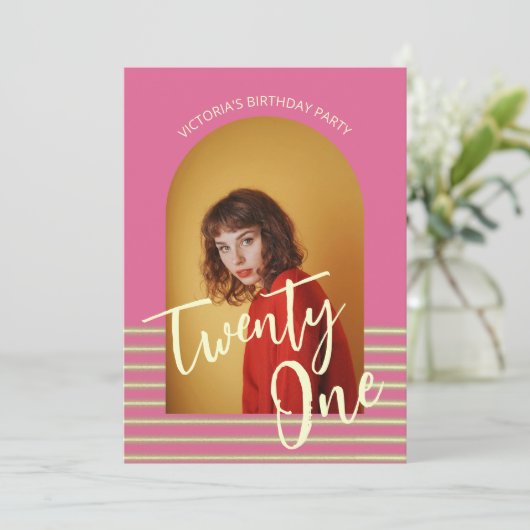 ピンクモダンのアーチフォト21歳の誕生日パーティー 招待状 (スタンド正面)