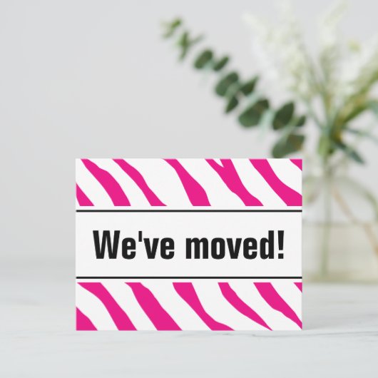 ピンクモダンのゼブラストライプの移動はがき 案内ポストカード (スタンド正面)