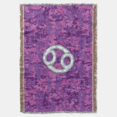 ピンクモダンのデジタル迷彩柄のがん〔占星術の〕十二宮図記号 スローブランケット (正面縦)