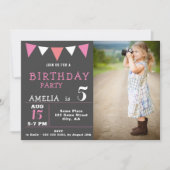 ピンクモダンのバンティングフラッグフォトバースデーパーティー 招待状 (正面)