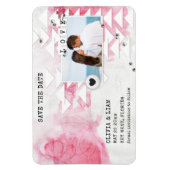 ピンクモダンのフローラ絵を描写真の日付を保存 マグネット (縦)