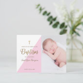 ピンクモダンのベビーガール写真バプテスマ ポストカード (スタンド正面)