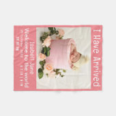 ピンクモダンのベビーガール写真誕生のお知らせ フリースブランケット (正面(横))