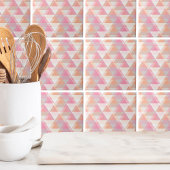 ピンクモダンの三角形パターン タイル