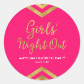 ピンクモダンの女の子のナイトアウトフェイク金ゴールドシェブロン ラウンドシール (正面)