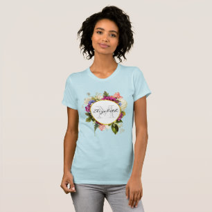 ピンクモダンの水彩フローラブーケモノグラム Tシャツ