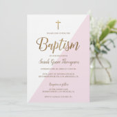 ピンクモダンの白い金ゴールドクロスベビーガールバプテスマ 招待状 (スタンド正面)