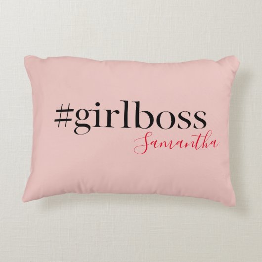 ピンクモダンガールボス&名前 |ギフ最高のガーリート アクセントクッション (裏面)