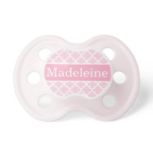 ピンクモダンクローバーベビーガールモノグラム