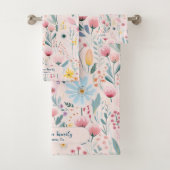 ピンクモダンパステルフローラの名パーソナライズされた称 バスタオルセット (インサイチュ)
