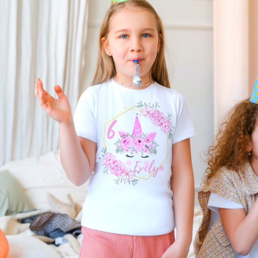 ピンクモダンフローラユニコーン誕生日Tシャツ Tシャツ