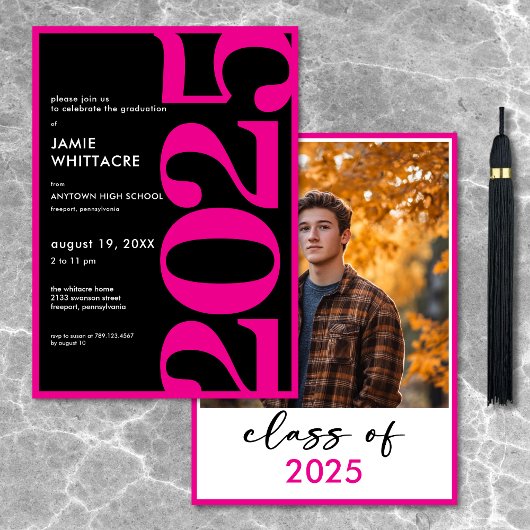 ピンクモダンミニマルタイポグラフィ卒業パーティー 招待状