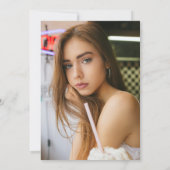 ピンクモダンレッドウェーブカーブ25thバースデーパーティー 招待状 (裏面)