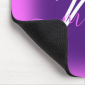 ピンクモダン紫ミニマルの名前Berry。モノグラム マウスパッド (コーナー)