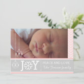 ピンクモダン色、白いシェブロン灰色のクリスマス休暇 シーズンカード (スタンド正面)