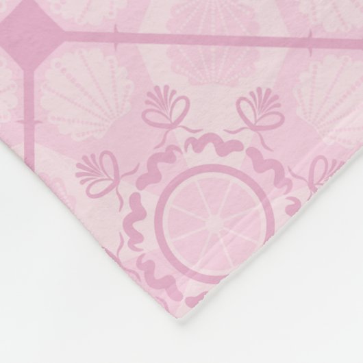 ピンクモノグラムののダイアモンド名門私立校風のタイルのダスキーバラ フリースブランケット (角)