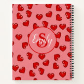 ピンクモノグラムのスタイリッシュの赤いハート ノートブック (裏面)