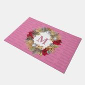 ピンクモノグラム装飾クリスマスリース ドアマット (アングル)