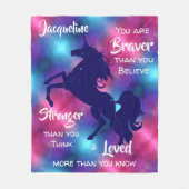 ピンクユニコーンインスパイアズ10代のガール引用文 フリースブランケット (正面)