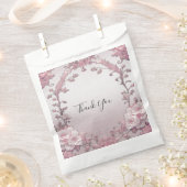 ピンクユニークフローラバッグ フェイバーバッグ (クリップ留めされた状態)