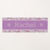 ピンクラベンダエレガントーシンプルミニマルモノグラム ヨガマット (正面(横))