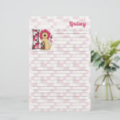 ピンクリオンモノグラム文字L行文字 便箋 (スタンド正面)