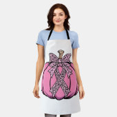 ピンクリボンカボチャ顔ハロウィーン乳がん エプロン (着用した状態)