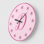 ピンクリリリー春の花フローライニシャル ラージ壁時計 (傾斜)