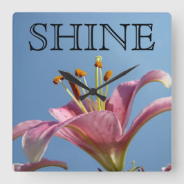 ピンクリリーの花と青空のインスピレーション SHINE ギフト スクエア壁時計