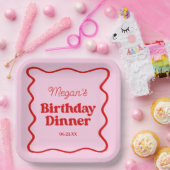 ピンクレッドウェー縁どブ誕生日ディナーパーティー ペーパープレート (パーティー)