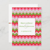 ピンクレッドグリーングレーシェブロンストライプ日付を保存 案内ポストカード (正面/裏面)