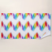 ピンクレッドブルーパープルイエローグリーンモダンカラフル ビーチタオル (正面)