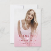 ピンクレッドモダンタイポグラフィシンプル写真卒業 サンキューカード (正面)