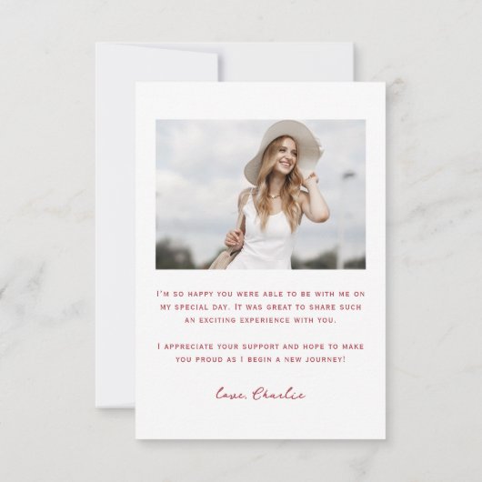 ピンクレッドモダンタイポグラフィシンプル写真卒業 サンキューカード (裏面)