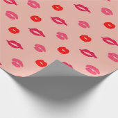 ピンクレッドリップパターンバレンタインデー ラッピングペーパー (角)