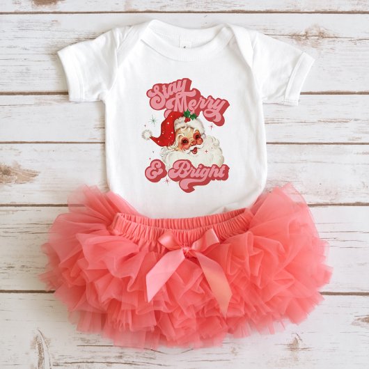 ピンクレッドレトログルーヴィサンタステイメリーアンドブライト ベビーボディスーツ