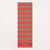 ピンクレッド緑の格子模様の追加名前をカスタムする ヨガマット (正面)