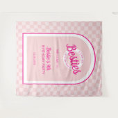 ピンクレトロドールレッズゴーパーティー誕生日 タペストリー (正面(横))