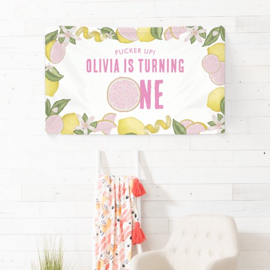 ピンクレモネードの最初の誕生日パーティバナー 横断幕 (インサイチュ)