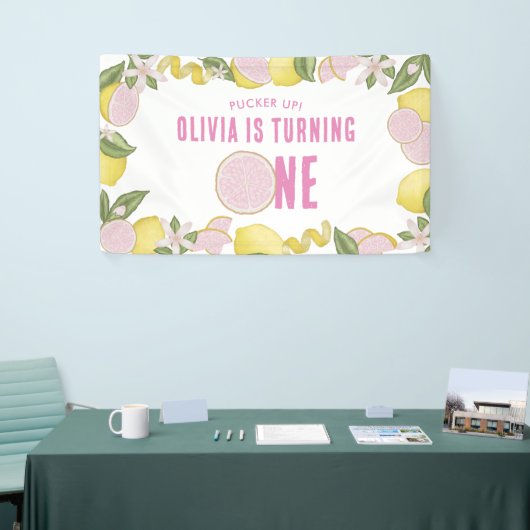 ピンクレモネードの最初の誕生日パーティバナー 横断幕 (トレードショー)