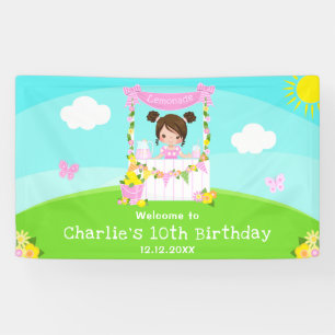 ピンクレモネードブラウンヘアガール誕生日へようこそ 横断幕