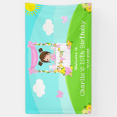 ピンクレモネードブラウンヘアガール誕生日へようこそ 横断幕 (縦)