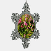 ピンクローズイン開花 スノーフレークピューターオーナメント (左)