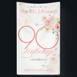 ピンクローズフローラ90th Birthday Party Welcome 横断幕<br><div class="desc">ピンクのバラフローラ90thバースデーパーティーへようこそバナー。そしてフェミニン繊細なピンクのフローラと植物学的なテーマの誕生日パーティーの招待状。美しい水色の花と自分のカスタム花に変更できる写真が特徴！デザイナーは常に救済準備ができている連絡もし、あなたは下の青いメッセージのボタンにこのデザインを必要としているのCD!**写真を正しくアップロードするには、まず写真をアップロードする前に、その人物の顔を持つ正方形にあなたの画像をトリミングする。</div>