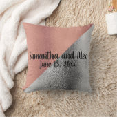 ピンクローズ金ゴールドとシルバーメタリック結婚ズのデート クッション (ブランケット)